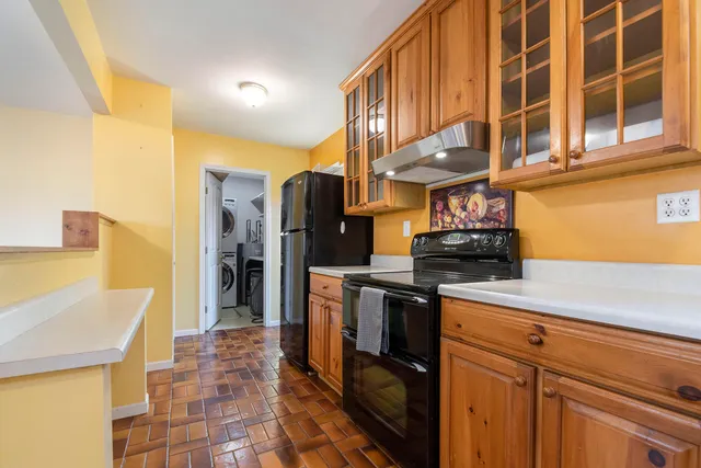 $650,000 | 6629 West East Road, Three Oaks, MI 49128