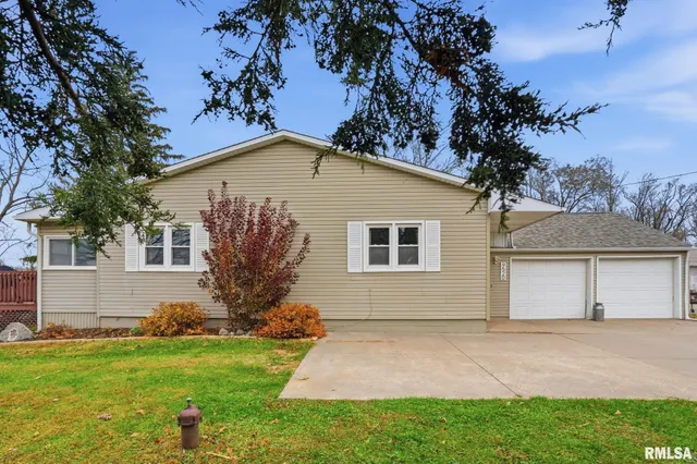 $270,000 | 9520 115th Street, Blue Grass, IA 52726