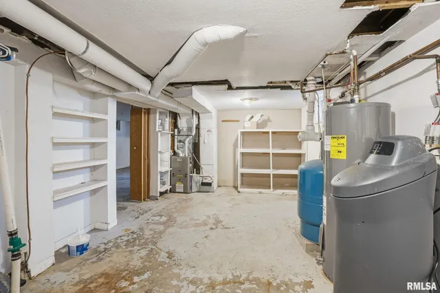 $270,000 | 9520 115th Street, Blue Grass, IA 52726