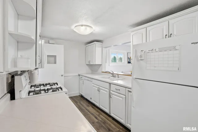 $270,000 | 9520 115th Street, Blue Grass, IA 52726