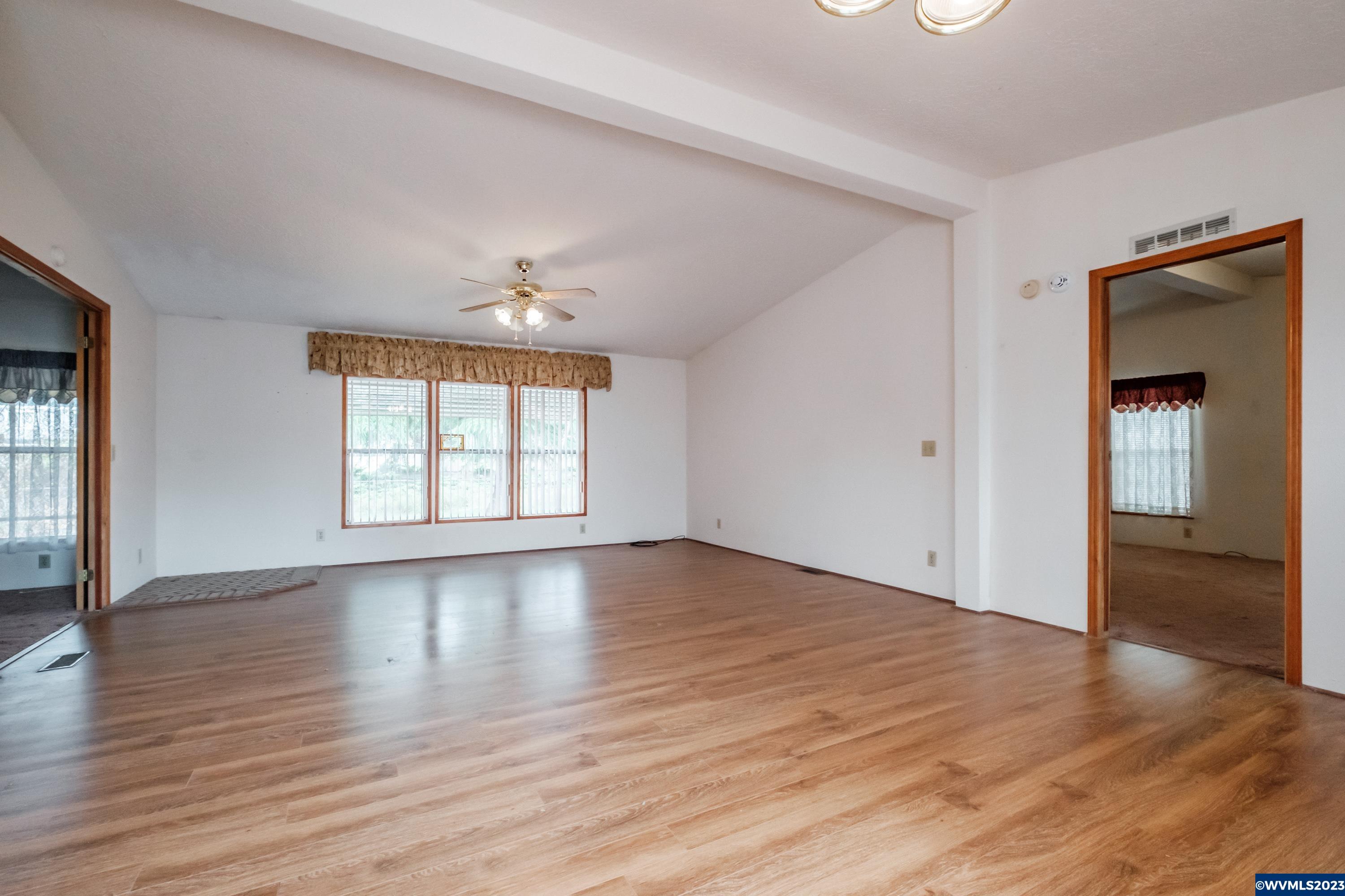 3291 Galena Loop Lebanon, OR 97355 - Photo 4 of 29 Gallery Image 4
