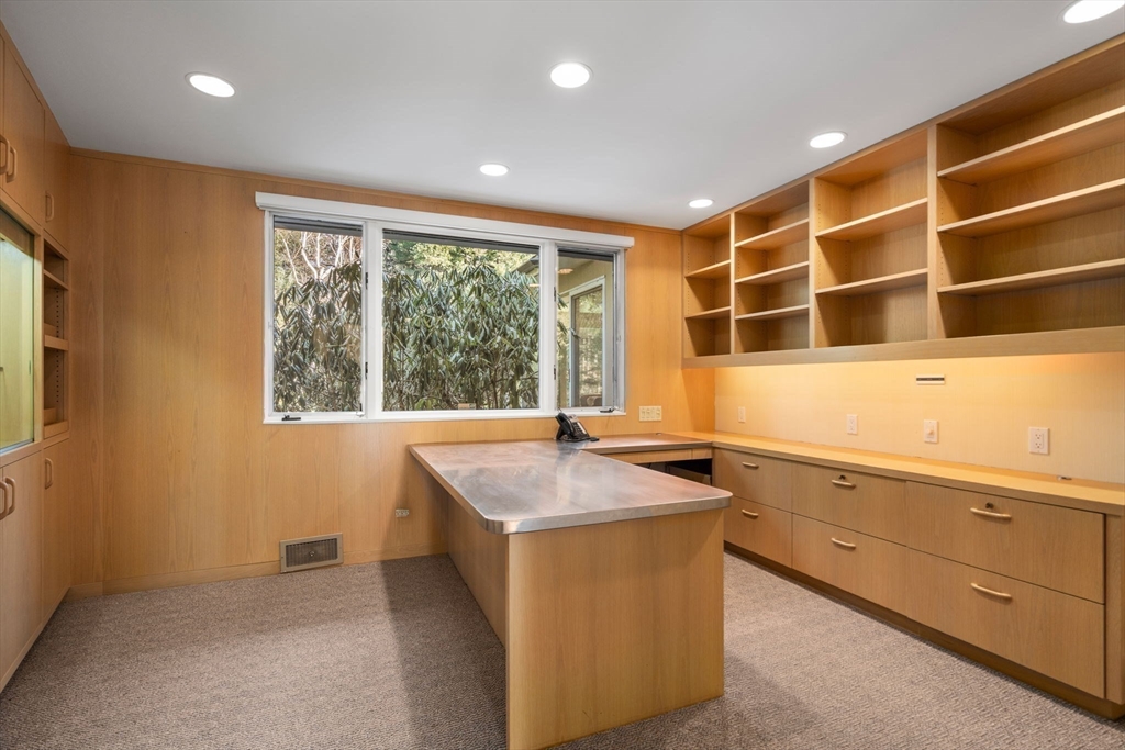 474 Salisbury Street Worcester, MA 01609 - Photo 29 of 40 a room with sink and window