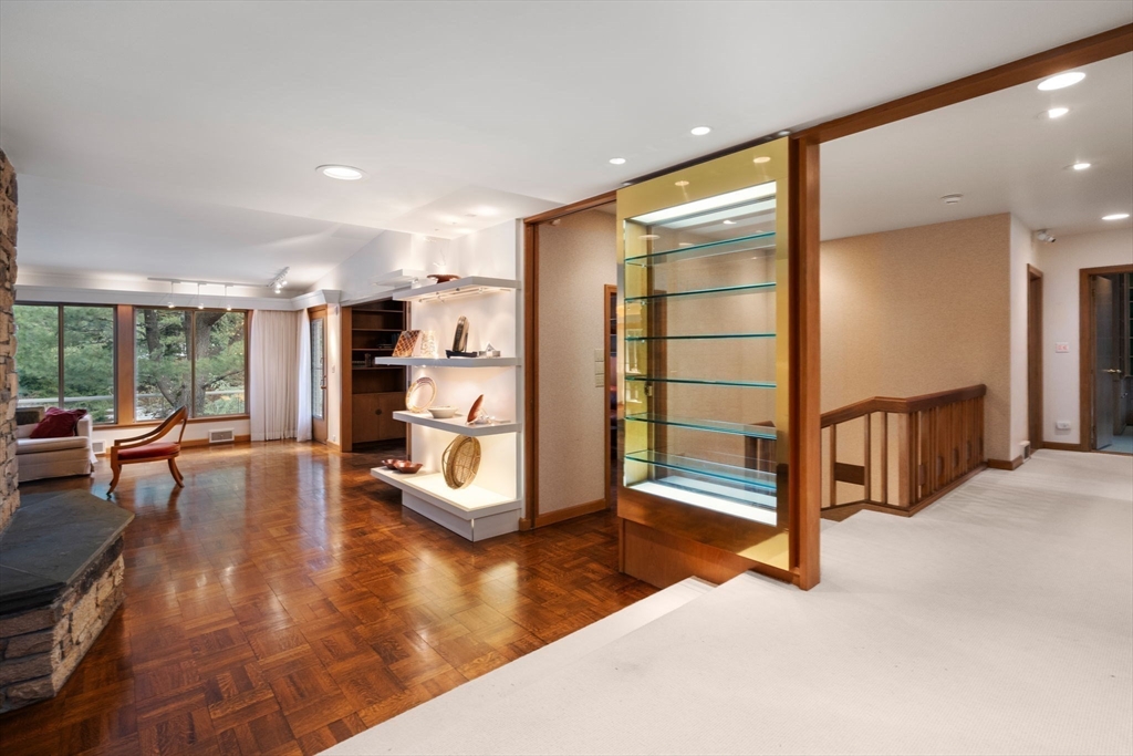 474 Salisbury Street Worcester, MA 01609 - Photo 5 of 40