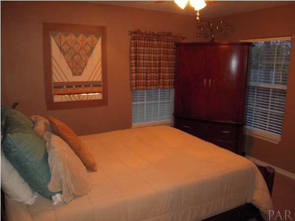 1004 Ashley Road Milton, FL 32583 - Photo 13 of 21 2nd Split Bedroom