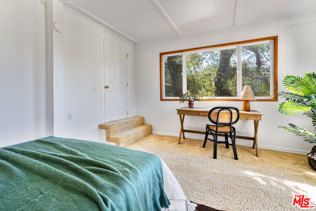 21531 Encina Road Topanga, CA 90290 - Photo 17 of 34 Gallery Image 17