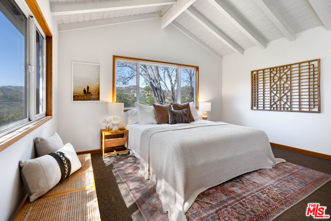 21531 Encina Road Topanga, CA 90290 - Photo 20 of 34 Gallery Image 20