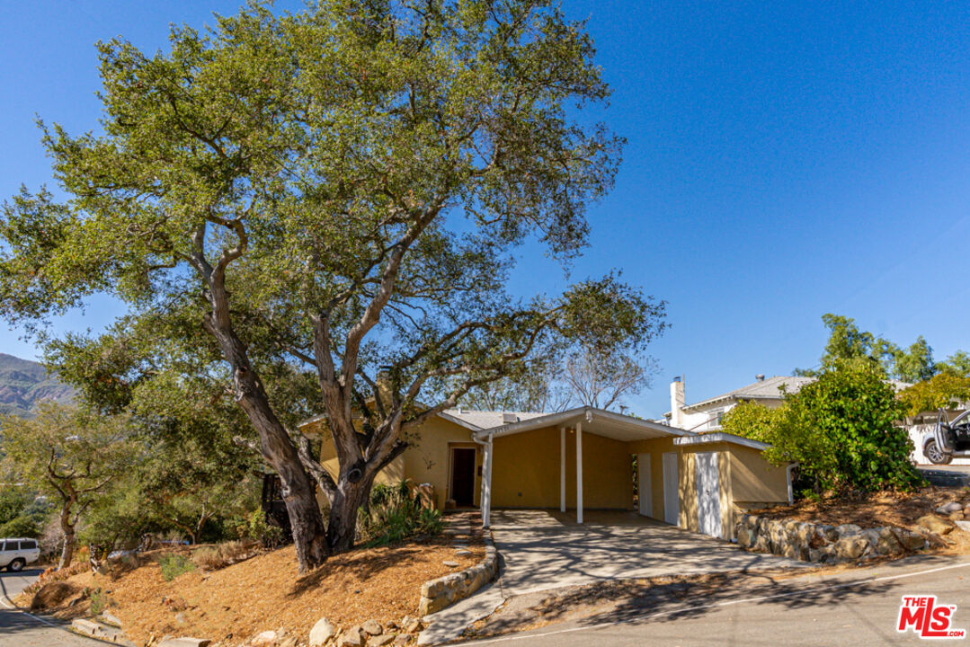 21531 Encina Road Topanga, CA 90290 - Photo 2 of 34 Gallery Image 2