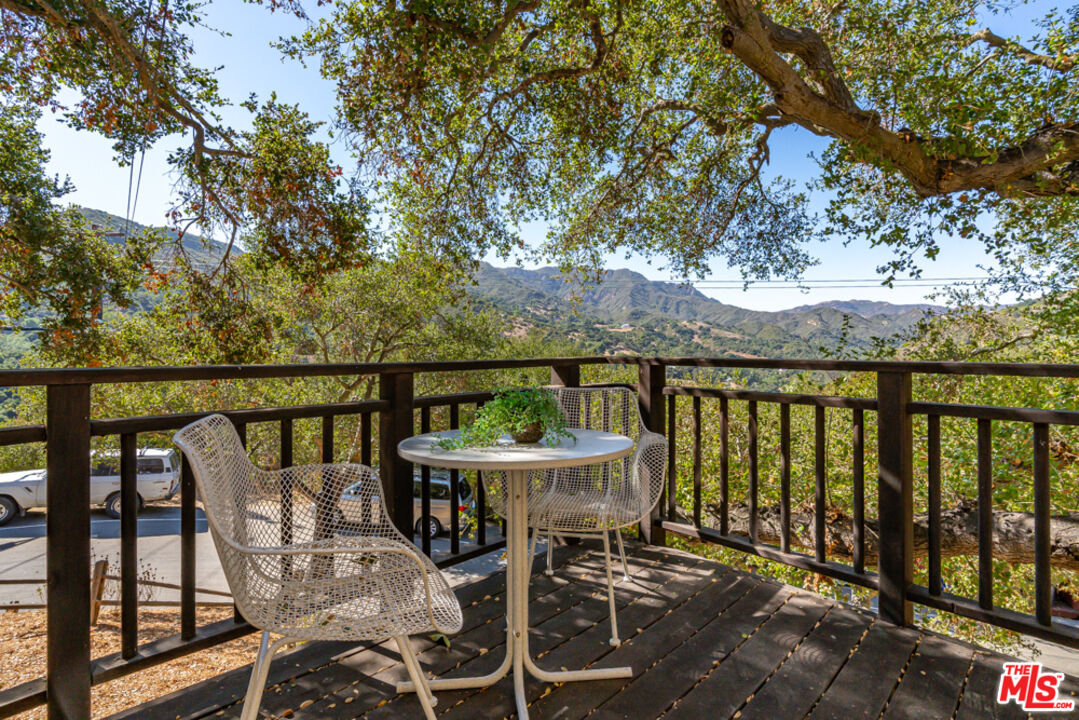 21531 Encina Road Topanga, CA 90290 - Photo 26 of 34 Gallery Image 26
