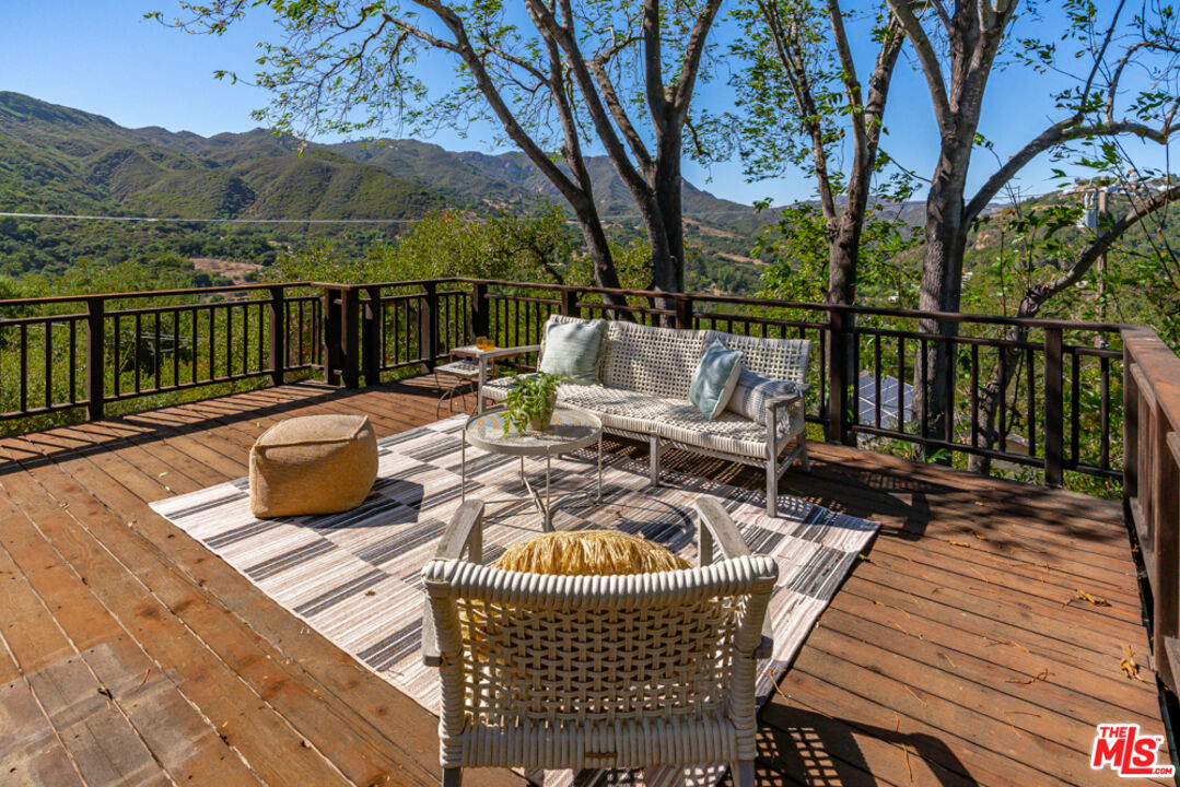 21531 Encina Road Topanga, CA 90290 - Photo 28 of 34 Gallery Image 28