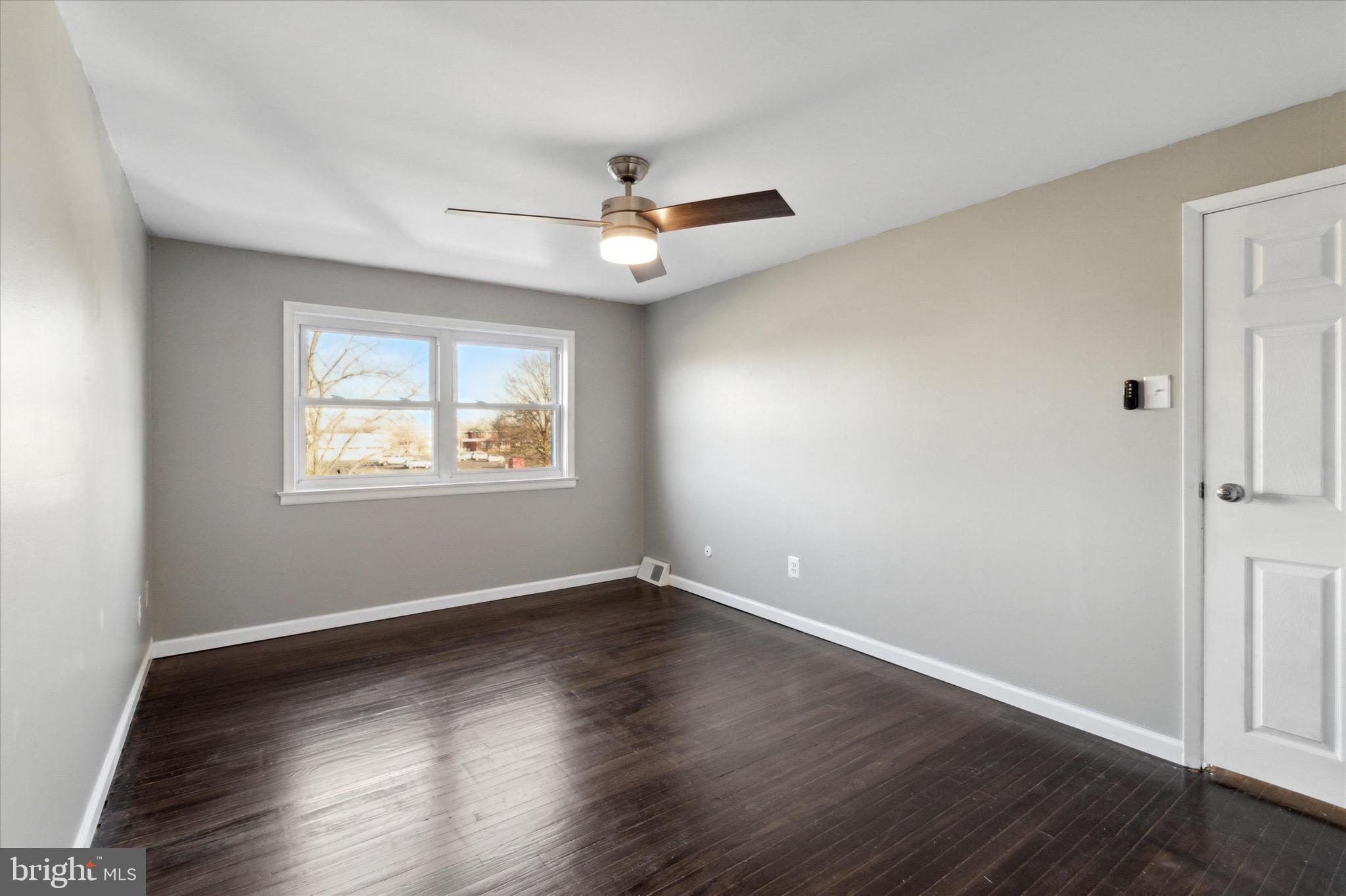 12541 Chilton Road Philadelphia, PA 19154 - Photo 18 of 29