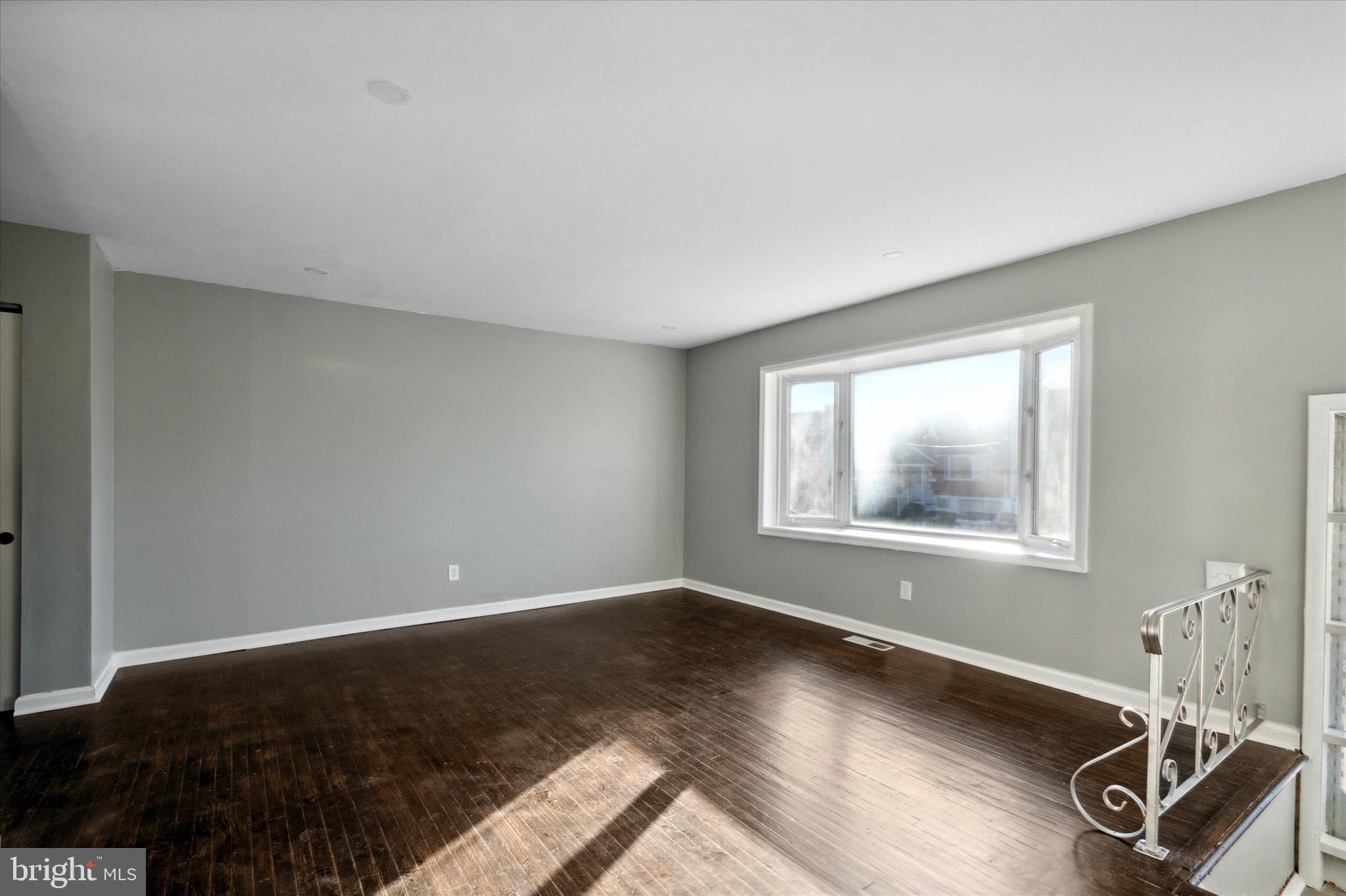 12541 Chilton Road Philadelphia, PA 19154 - Photo 3 of 29