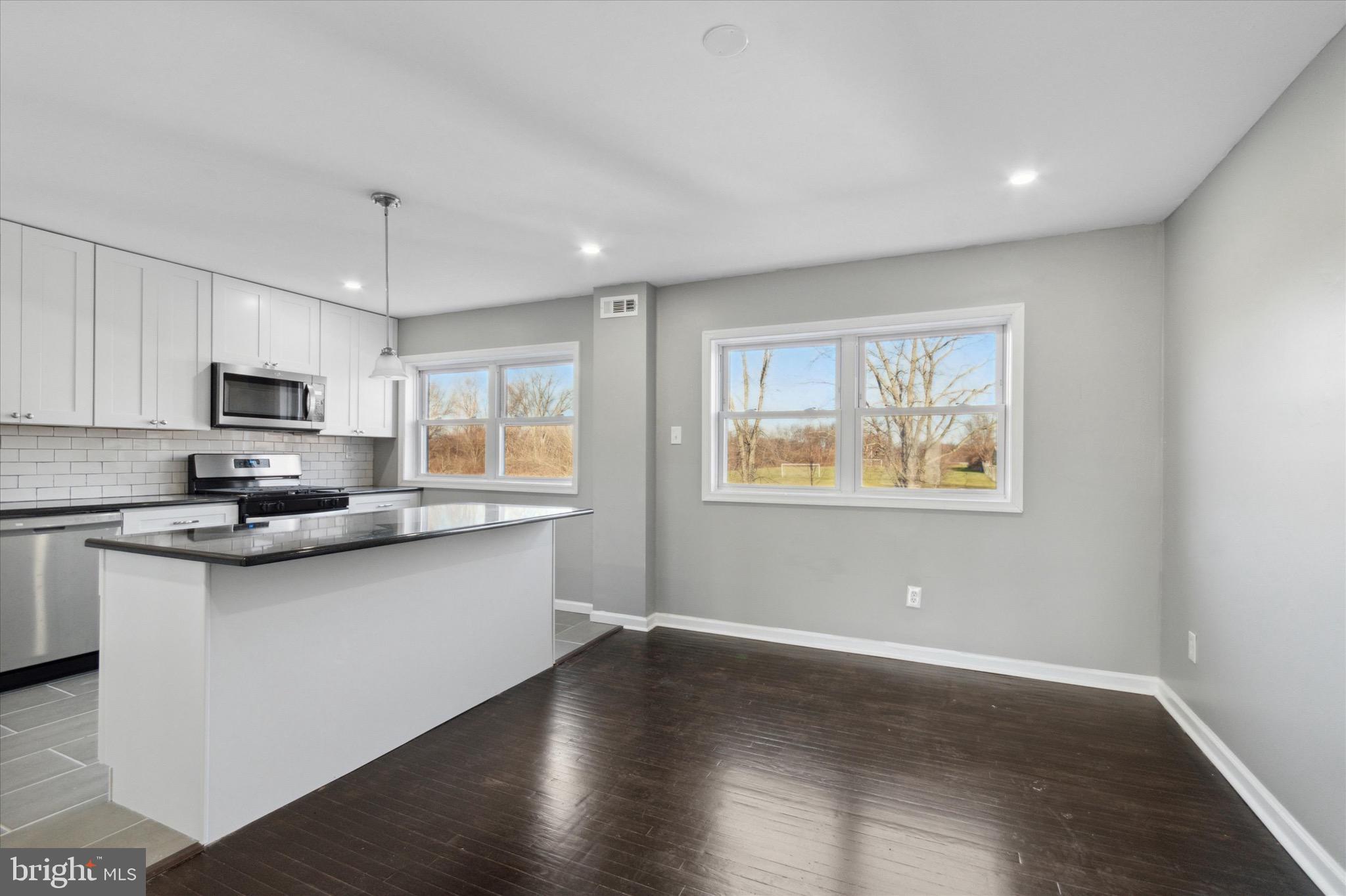 12541 Chilton Road Philadelphia, PA 19154 - Photo 6 of 29