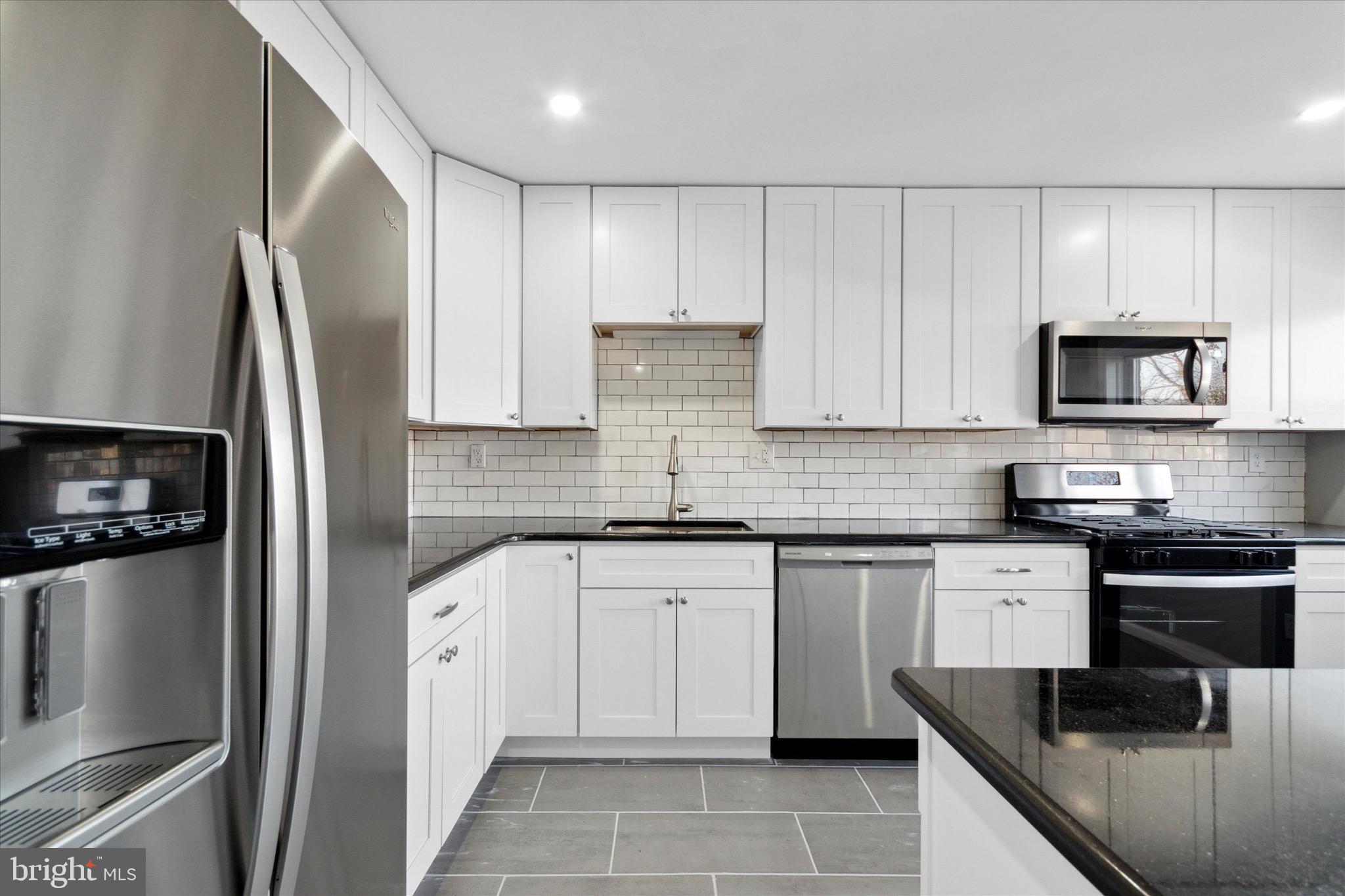 12541 Chilton Road Philadelphia, PA 19154 - Photo 9 of 29
