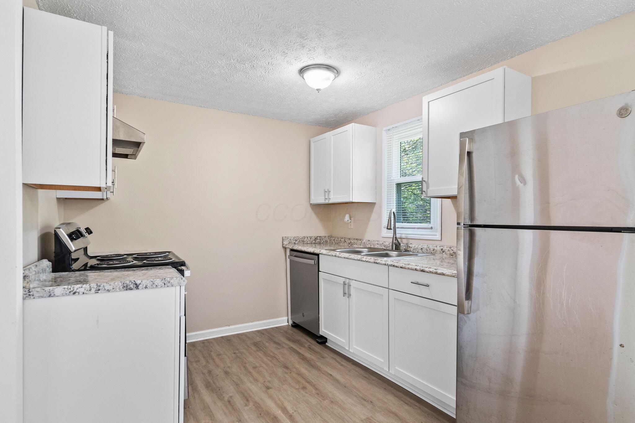5220 Refugee Road Columbus, OH 43232 - Photo 12 of 48 12-web-or-mls-A7409926-2