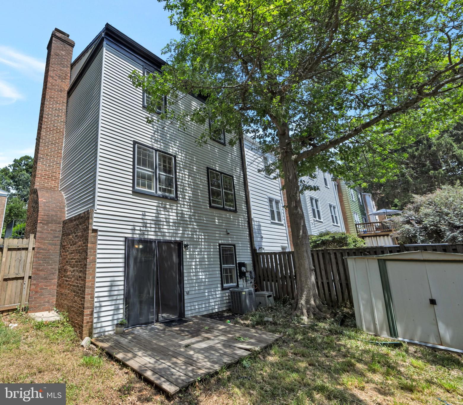 8809 Surveyors Place Springfield, VA 22152 - Photo 3 of 25