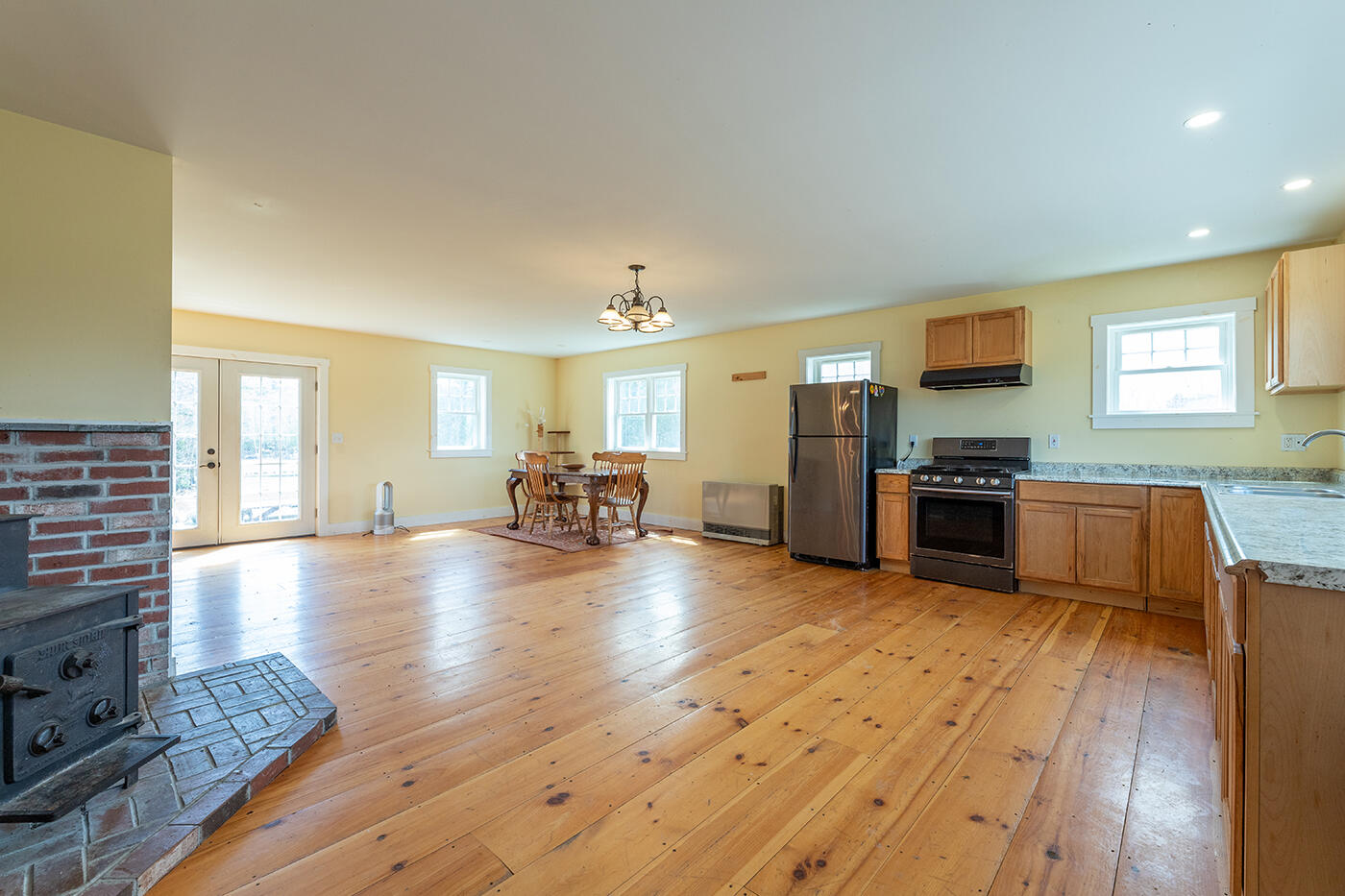 79 Peabody Road Appleton, ME 04862 - Photo 3 of 12 Kitchen living