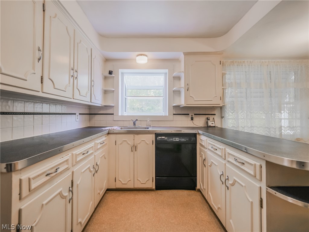 1141 Brandon Road Cleveland, OH 44112 - Photo 12 of 26