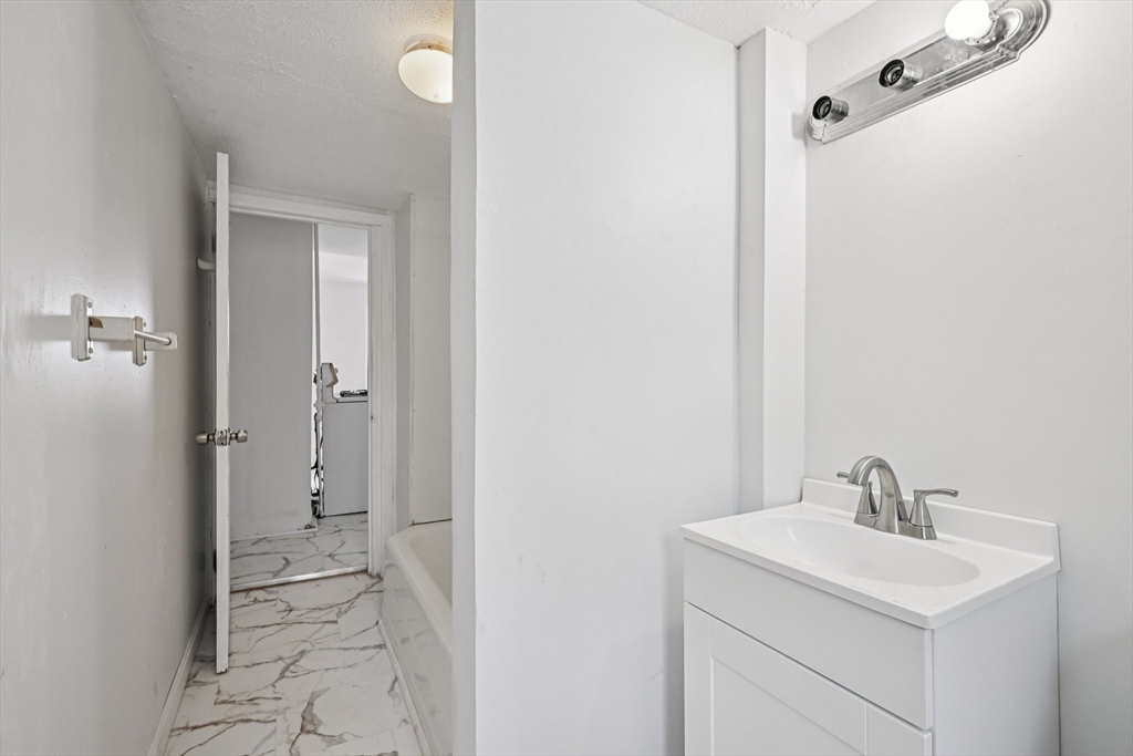 43 Pleasant Street, Unit 2 Fitchburg, MA 01420 - Photo 12 of 14