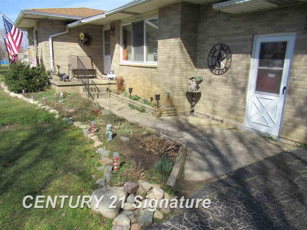 3052 West Stanley Road Mount Morris, MI 48458 - Photo 2 of 33
