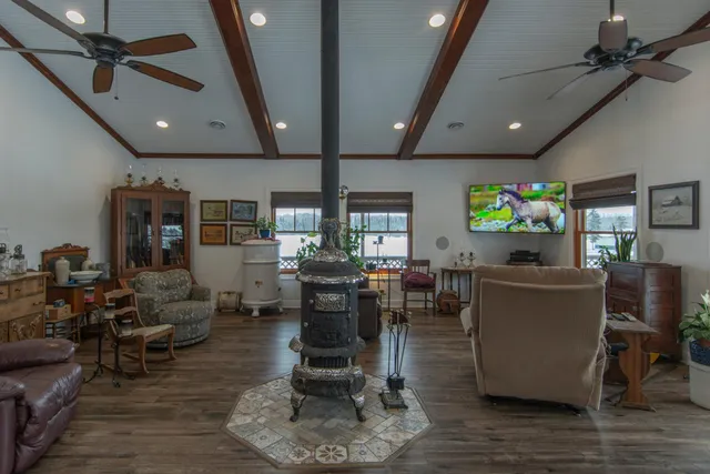 $749,900 | 33896 County 21, Browerville, MN 56438