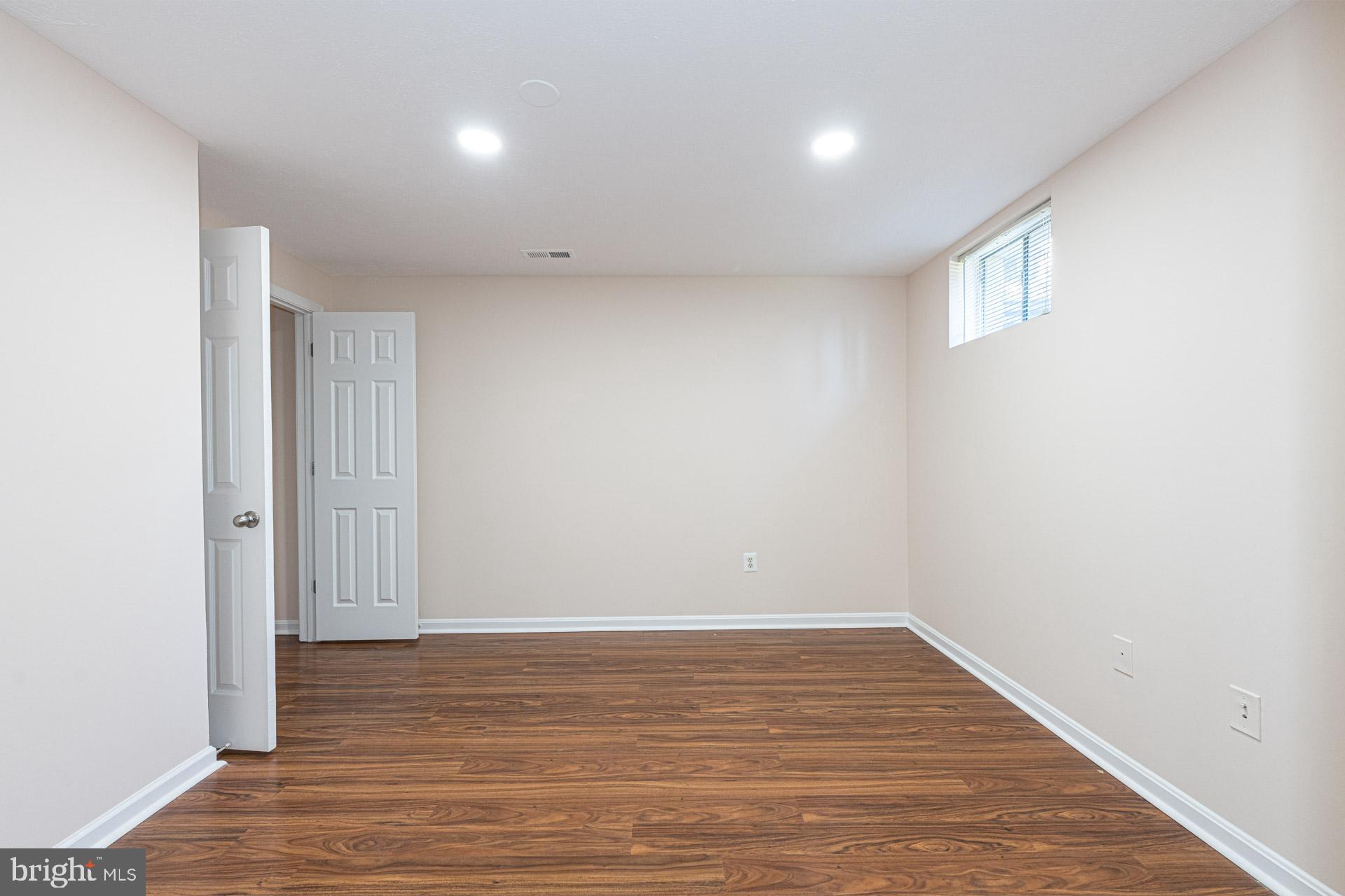 22376 Maison Carree Square Ashburn, VA 20148 - Photo 26 of 35