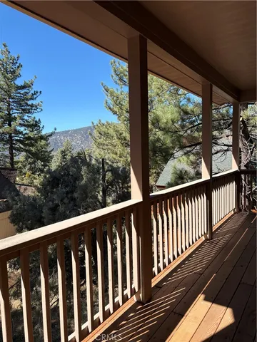 a view of a livingroom with an empty space