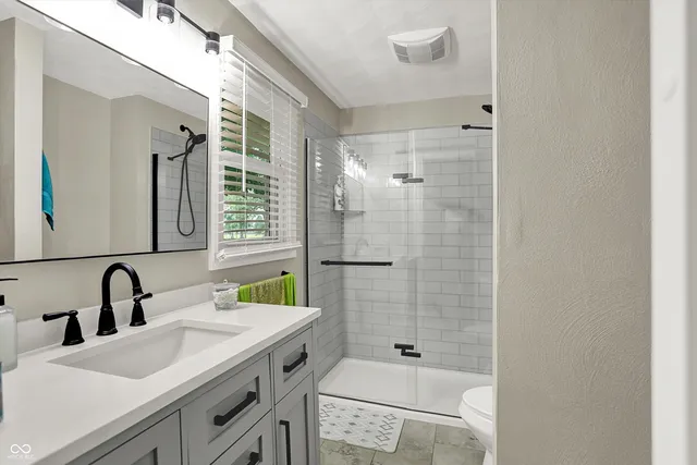 $1,850,000 | 432 500 North, Anderson, IN 46012