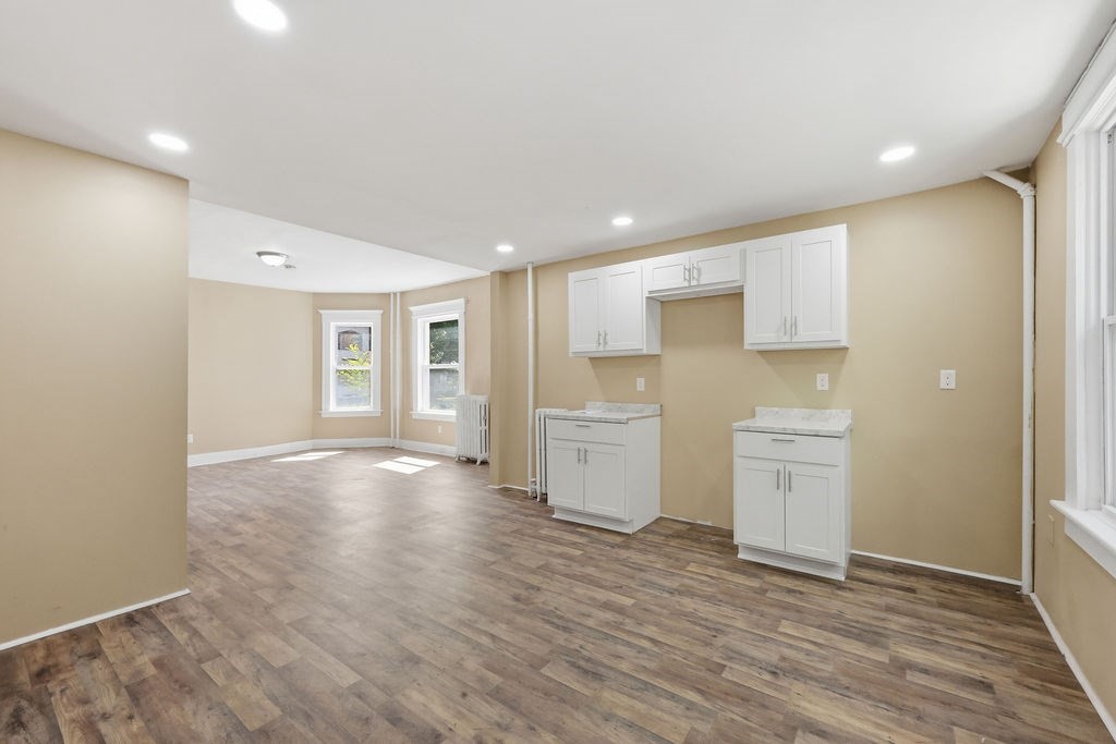 282 White Street Springfield, MA 01108 - Photo 7 of 42