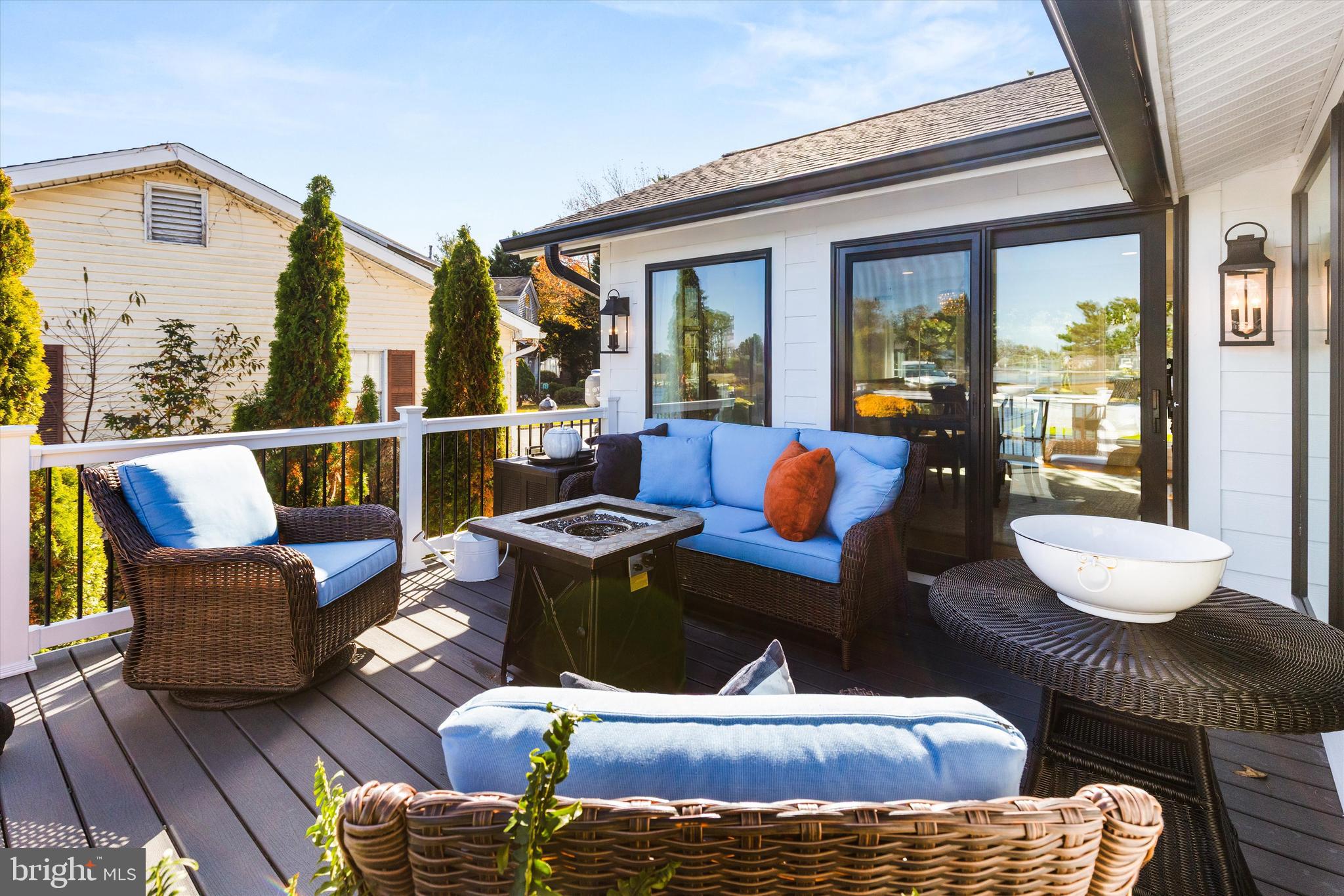 61 Grand Port Road Ocean Pines, MD 21811 - Photo 37 of 68 a living room with furniture and a window