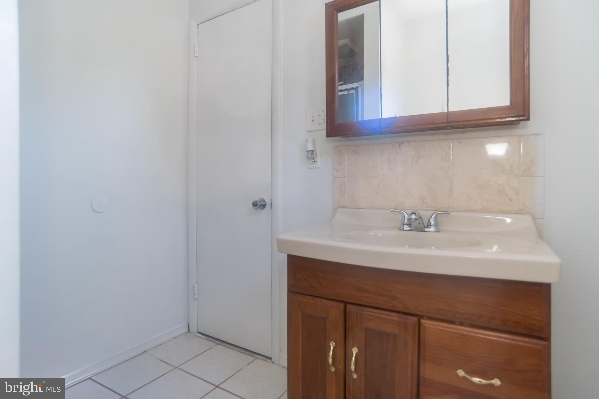 800 Point Street Bristol, PA 19007 - Photo 17 of 25 Primary Bathroom with Shower