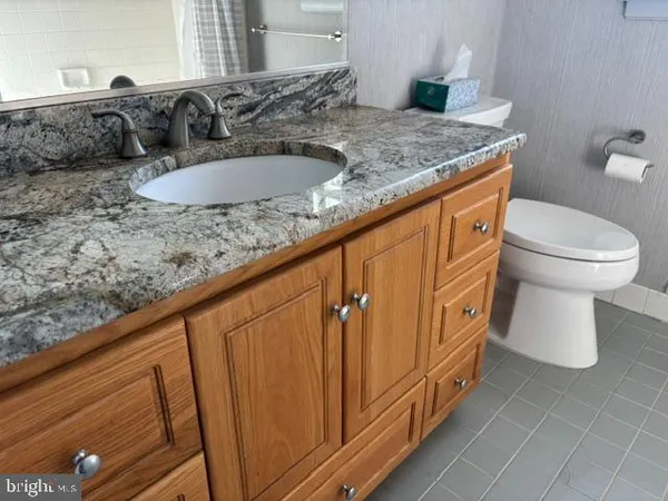 $925,000 | 7 Greenfield Drive South, West Windsor, NJ 08550