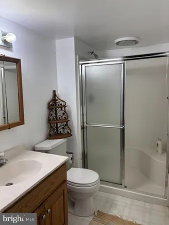 $925,000 | 7 Greenfield Drive South, West Windsor, NJ 08550