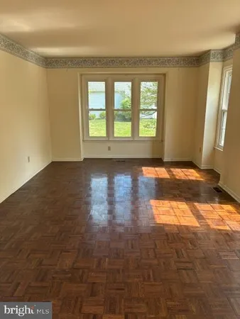 $925,000 | 7 Greenfield Drive South, West Windsor, NJ 08550