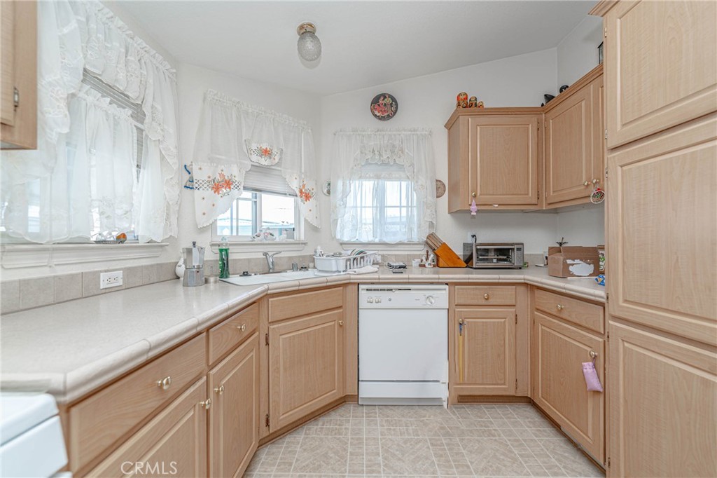 10001 West Frontage Road, Unit 113 South Gate, CA 90280 - Photo 15 of 32 Gallery Image 15