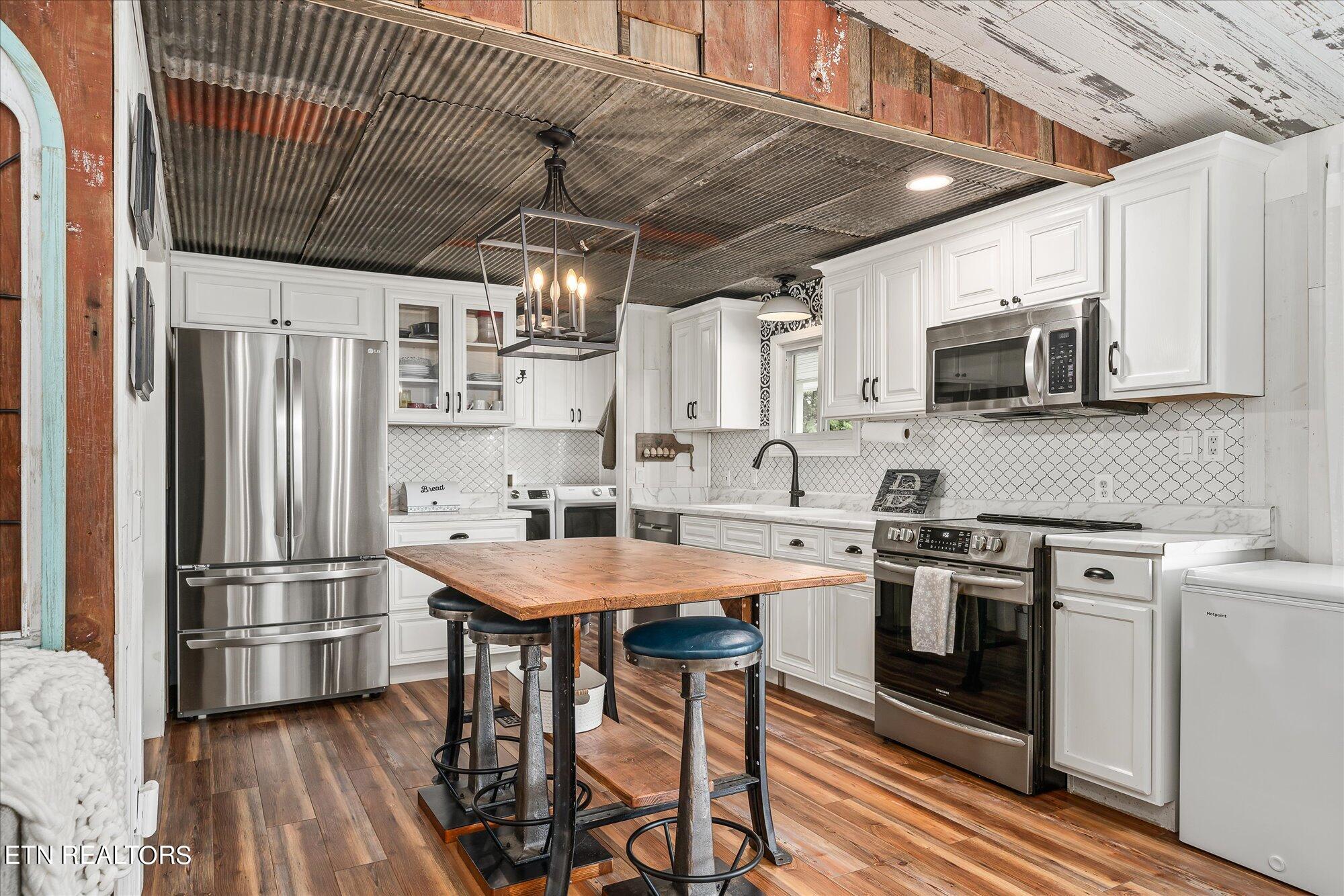 110 James Henry Road Deer Lodge, TN 37726 - Photo 2 of 25 22-110 James Henry Rd-136