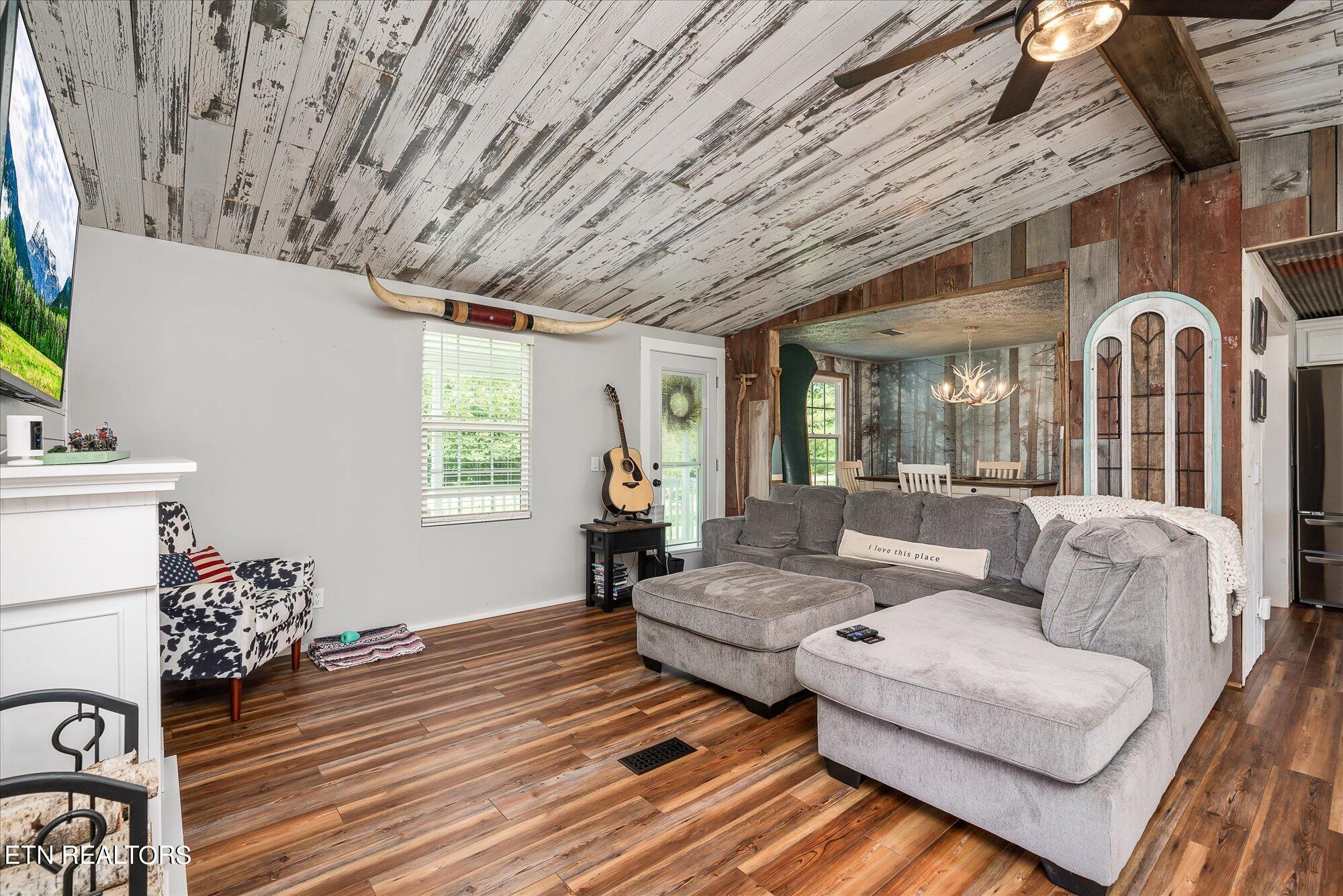 110 James Henry Road Deer Lodge, TN 37726 - Photo 5 of 25 15-110 James Henry Rd-103