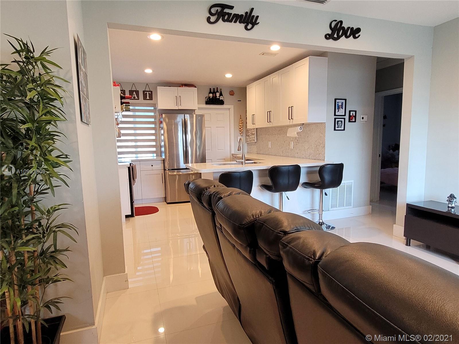 7575 Southwest 30th Terrace Miami, FL 33155 - Photo 2 of 11 Gallery Image 2