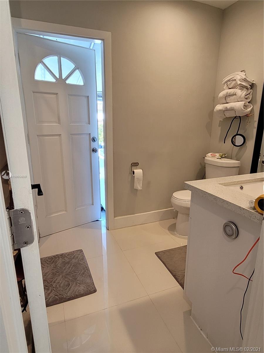 7575 Southwest 30th Terrace Miami, FL 33155 - Photo 4 of 11 Gallery Image 4