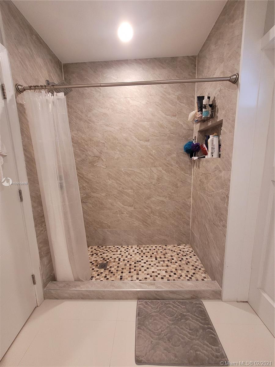 7575 Southwest 30th Terrace Miami, FL 33155 - Photo 6 of 11 Gallery Image 6
