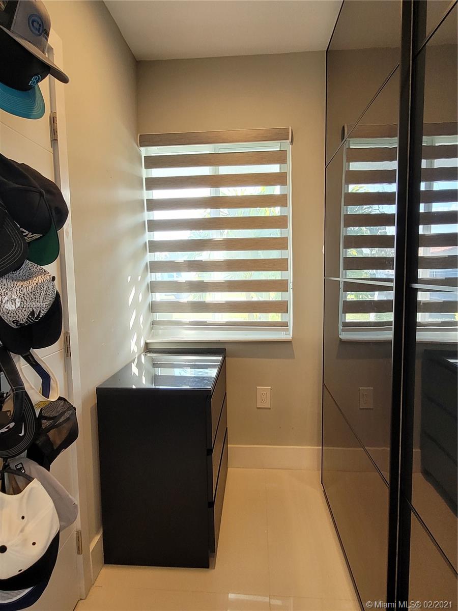 7575 Southwest 30th Terrace Miami, FL 33155 - Photo 7 of 11 Gallery Image 7