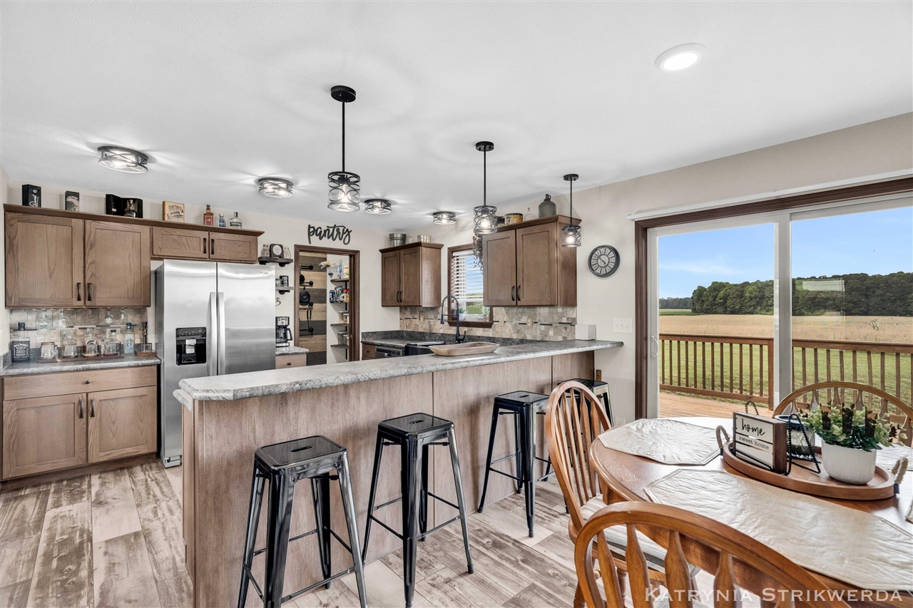 2256 South Cochran Road Charlotte, MI 48813 - Photo 12 of 77