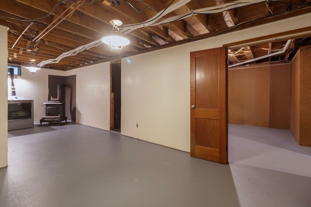 15 Williams Road Smithfield, RI 02917 - Photo 28 of 41 Gallery Image 28