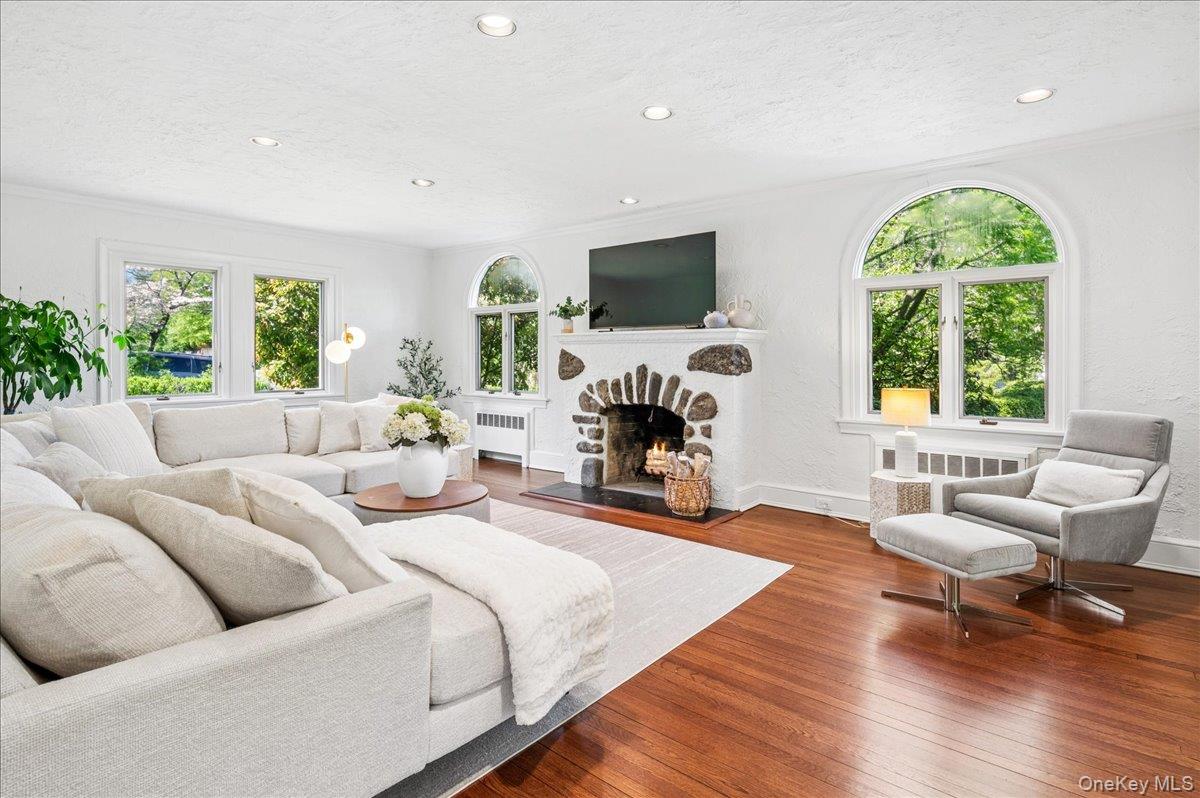62 Broadfield Road New Rochelle, NY 10804 - Photo 8 of 41 Gallery Image 8