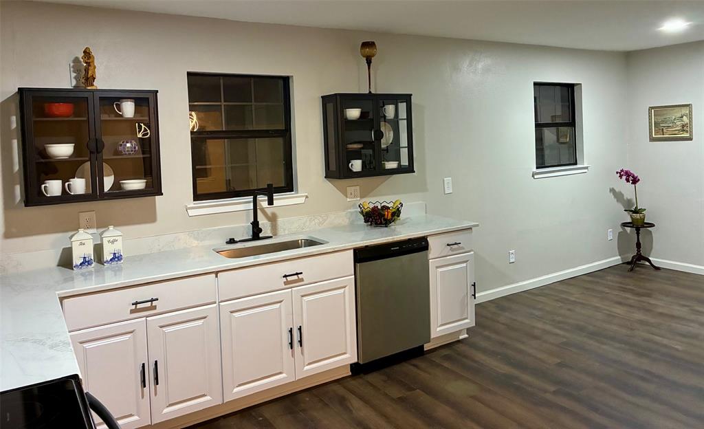 4026 Aransas Street Dallas, TX 75212 - Photo 8 of 21