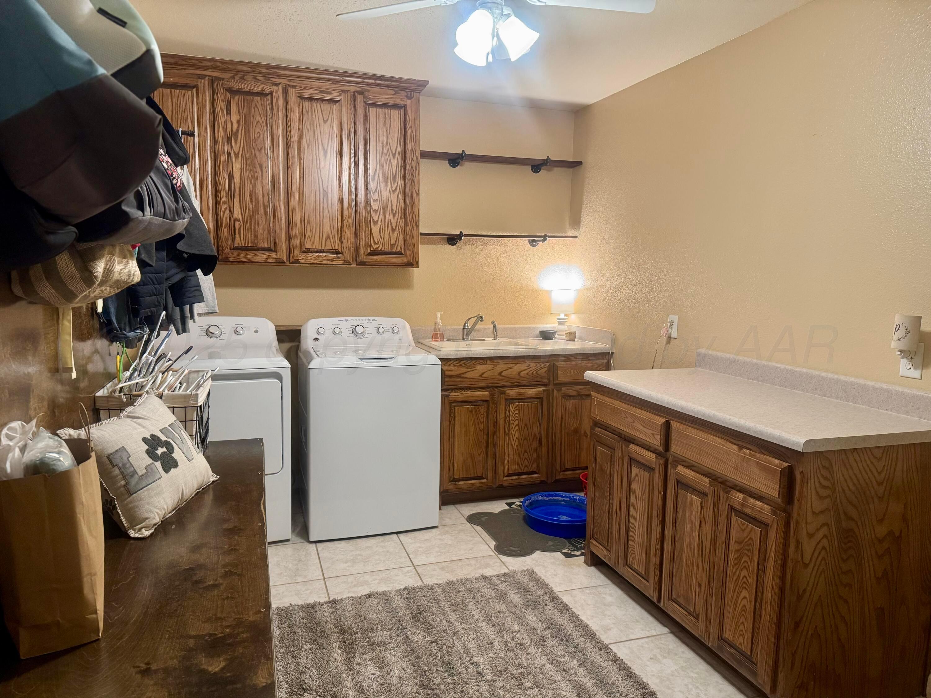 3301 Garrett Drive Perryton, TX 79070 - Photo 18 of 21 Laundry Room