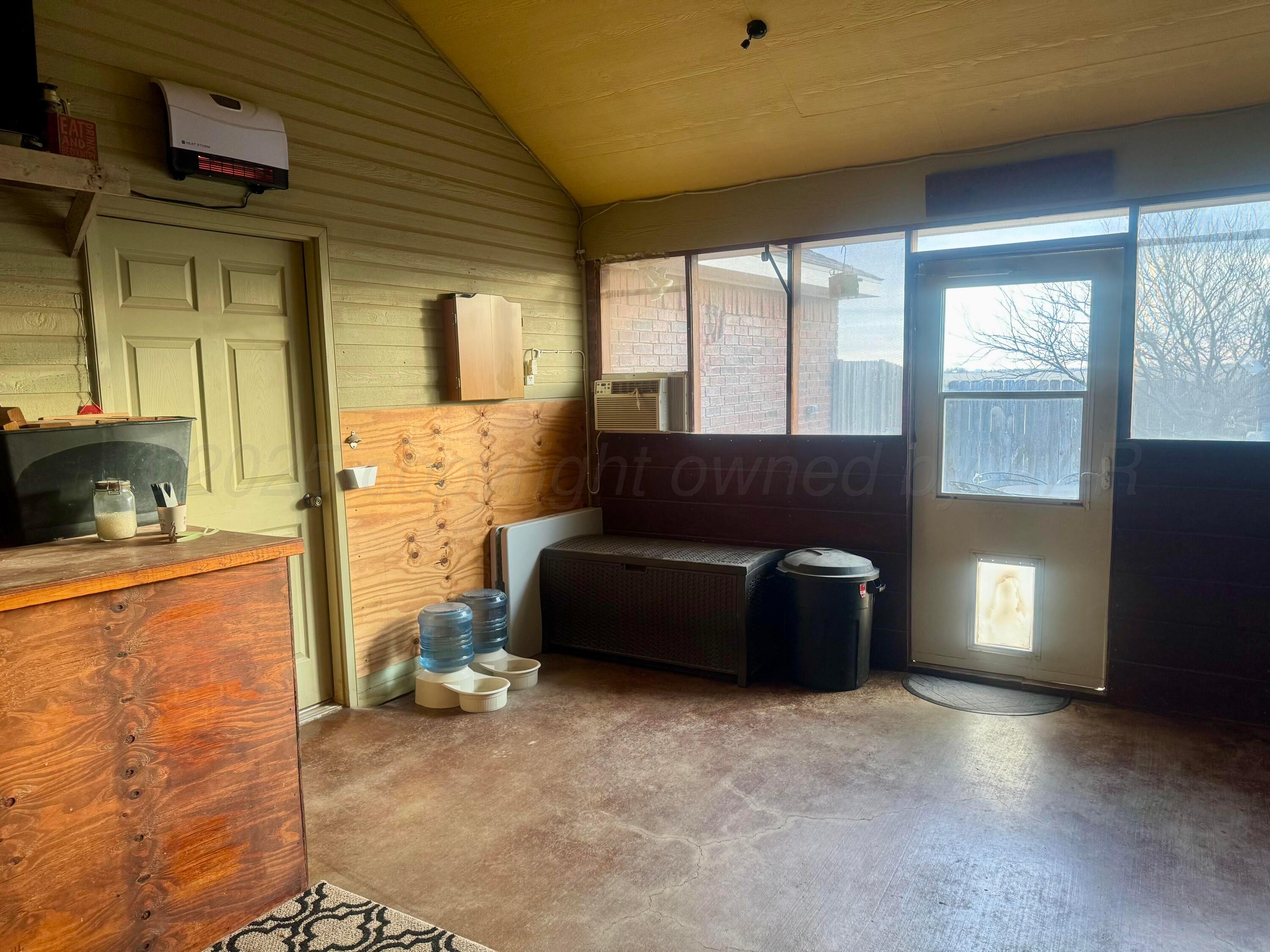 3301 Garrett Drive Perryton, TX 79070 - Photo 19 of 21 Enclosed Patio