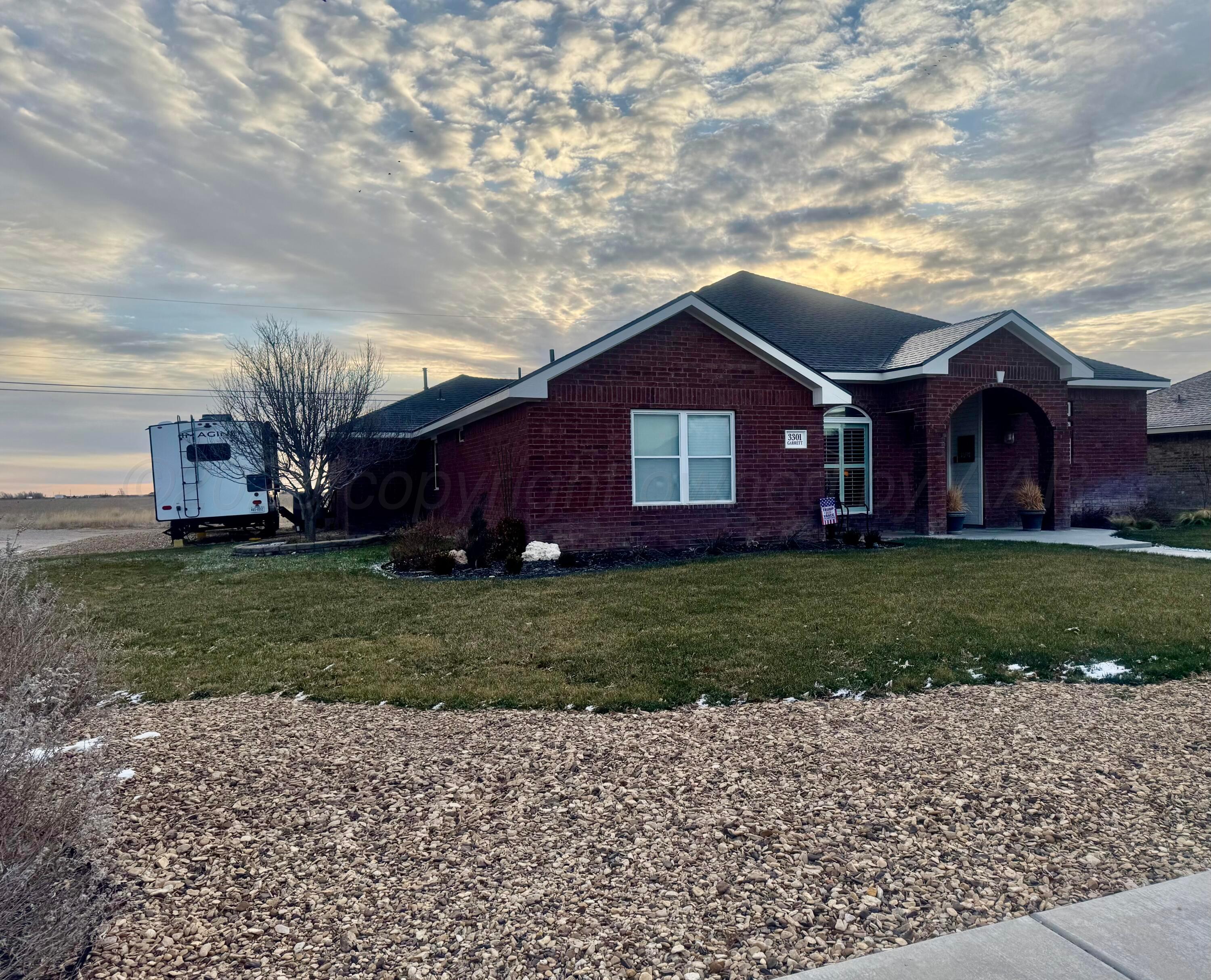 3301 Garrett Drive Perryton, TX 79070 - Photo 3 of 21 Corner Lot Home