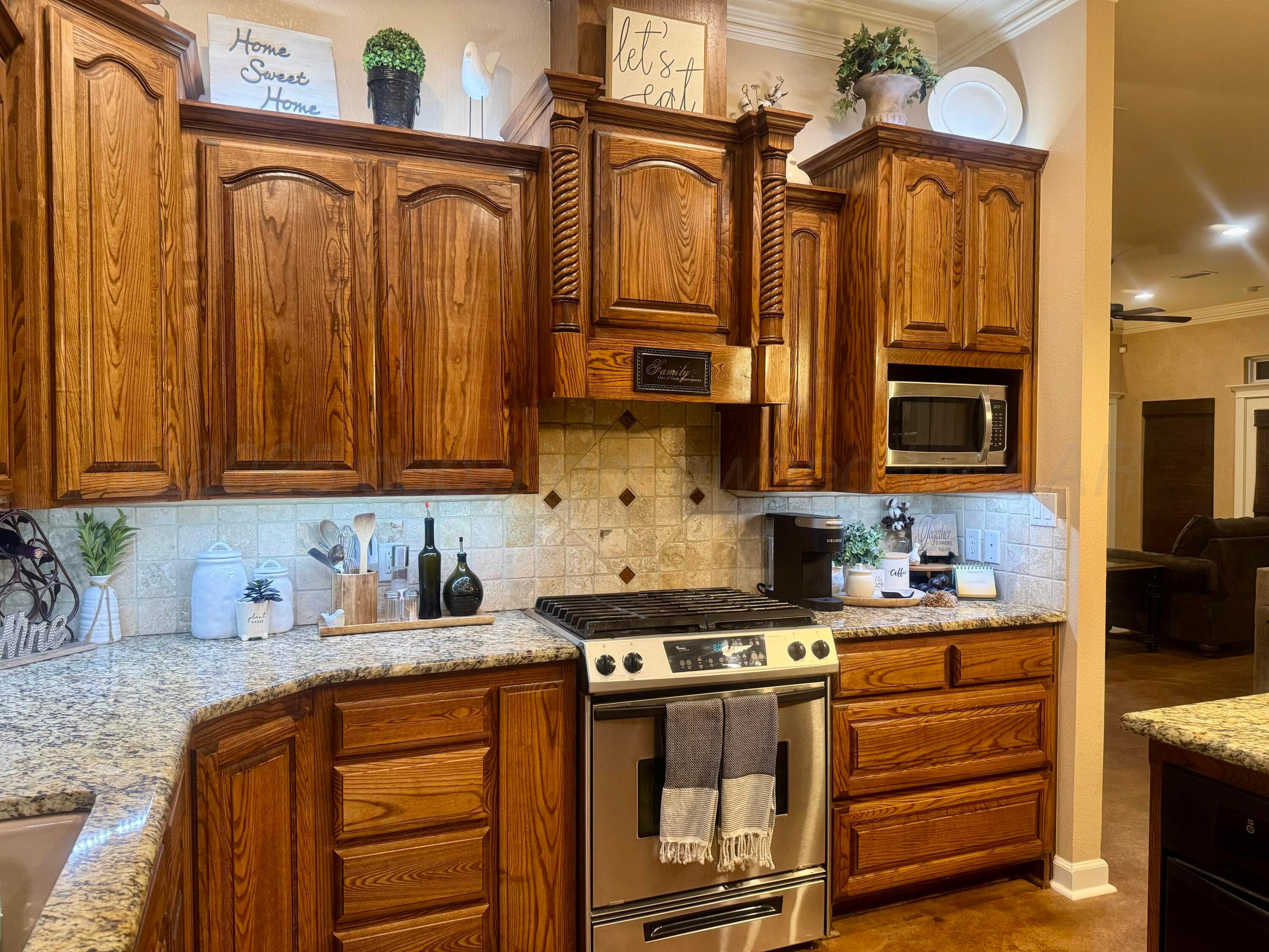 3301 Garrett Drive Perryton, TX 79070 - Photo 9 of 21 Kitchen
