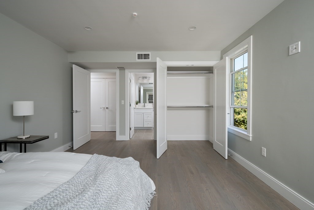 7 Saco Street, Unit 1 Boston, MA 02122 - Photo 5 of 16