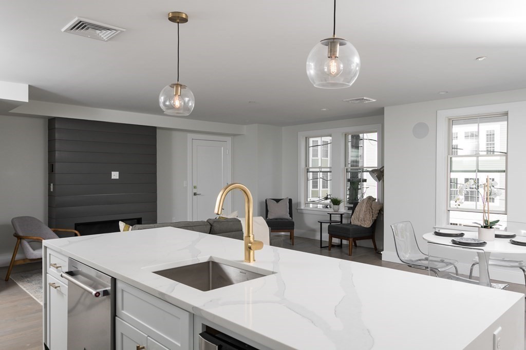 7 Saco Street, Unit 1 Boston, MA 02122 - Photo 7 of 16